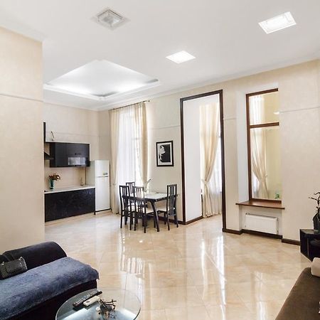 Downtown Prestige Apartment Odessa Exterior foto