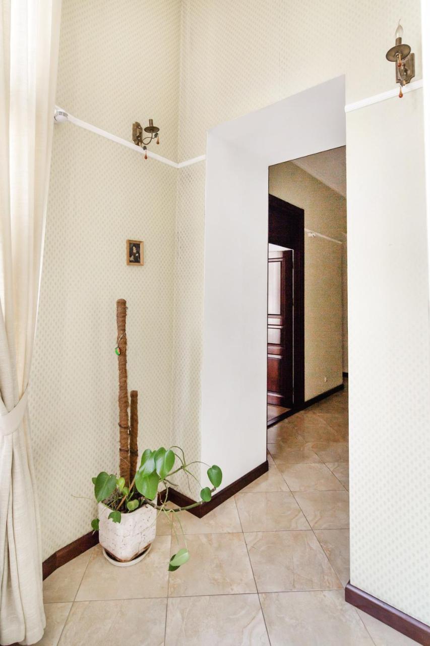 Downtown Prestige Apartment Odessa Exterior foto