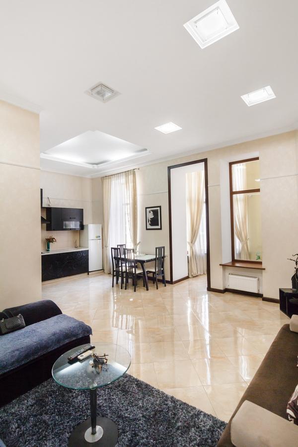 Downtown Prestige Apartment Odessa Exterior foto